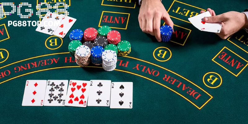 Vòng 1 khởi đầu trong ván bài được gọi với tên Pre - Flop